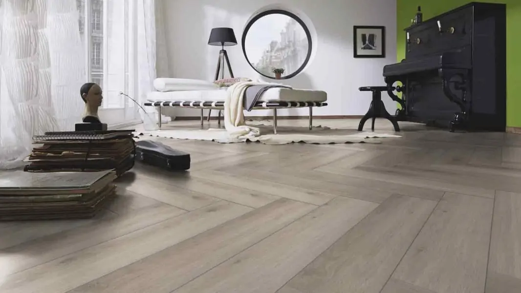 Ламинат Kronotex Herringbone D3773 Дуб Серебряный